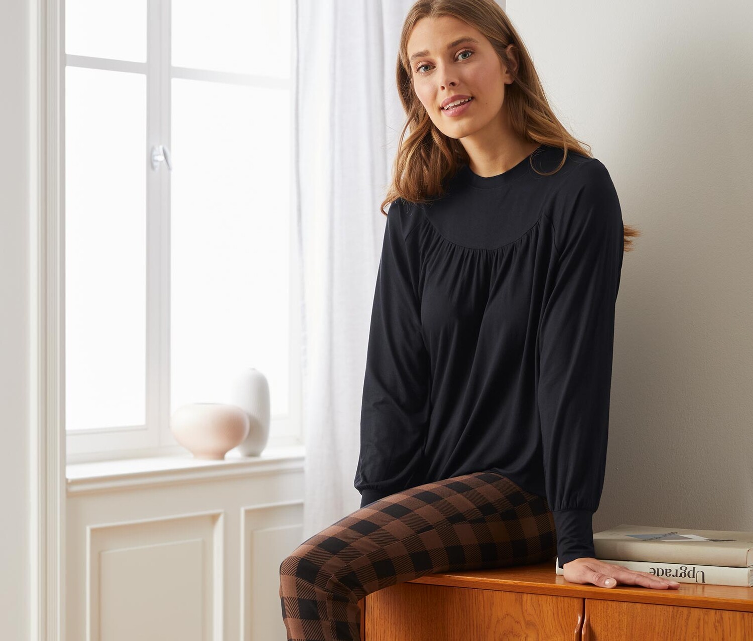 Блузка-рубашка с рюшами Tchibo, черный
Блузка-рубашка с рюшами Tchibo, черный