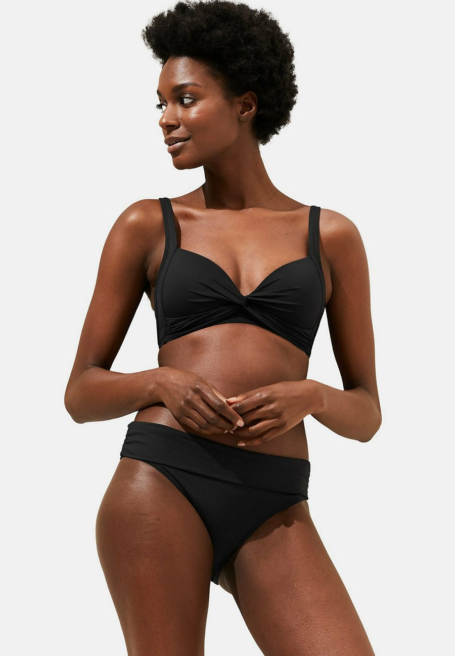Топ бикини Marks & Spencer PADDED PLUNGE, Black
Топ бикини Marks & Spencer PADDED PLUNGE, Black