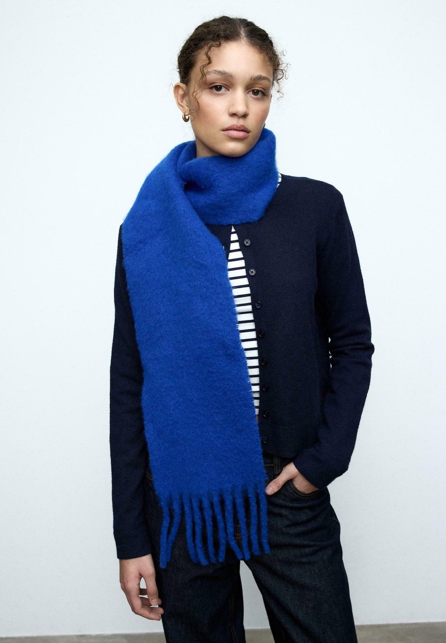 Шарф Stradivarius BASIC, Metallic Blue
Шарф Stradivarius BASIC, Metallic Blue