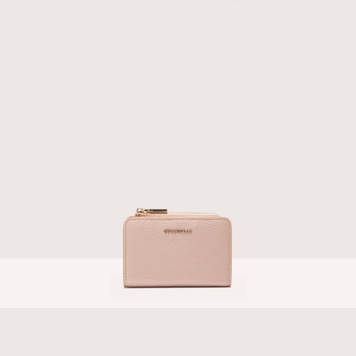 Кошелек Coccinelle Metallic Soft, цвет Rosette
Кошелек Coccinelle Metallic Soft, цвет Rosette