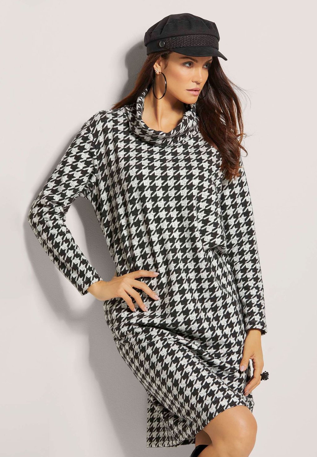 Платье из джерси ROLLKRAGEN MIT TASCHEN MADELEINE, черный
Платье из джерси ROLLKRAGEN MIT TASCHEN MADELEINE, черный