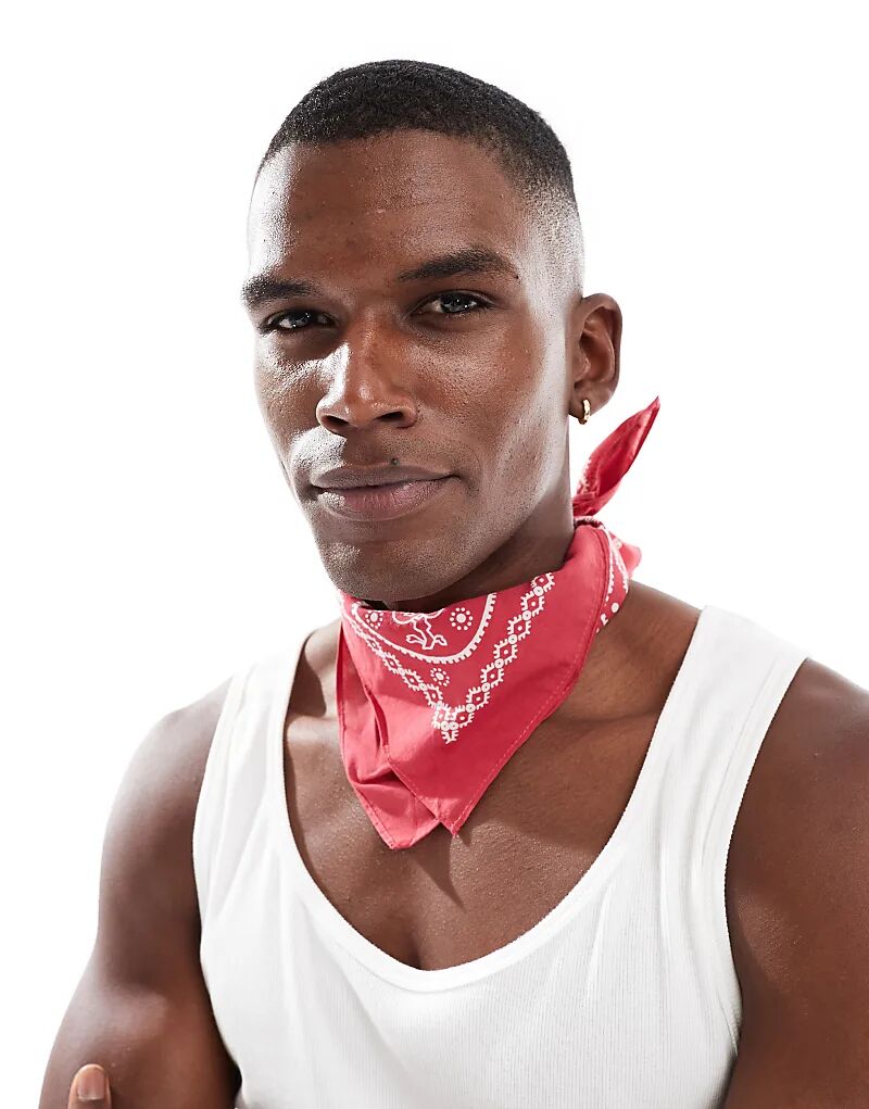 Красная бандана Levi's с принтом пейсли
Красная бандана Levi's с принтом пейсли