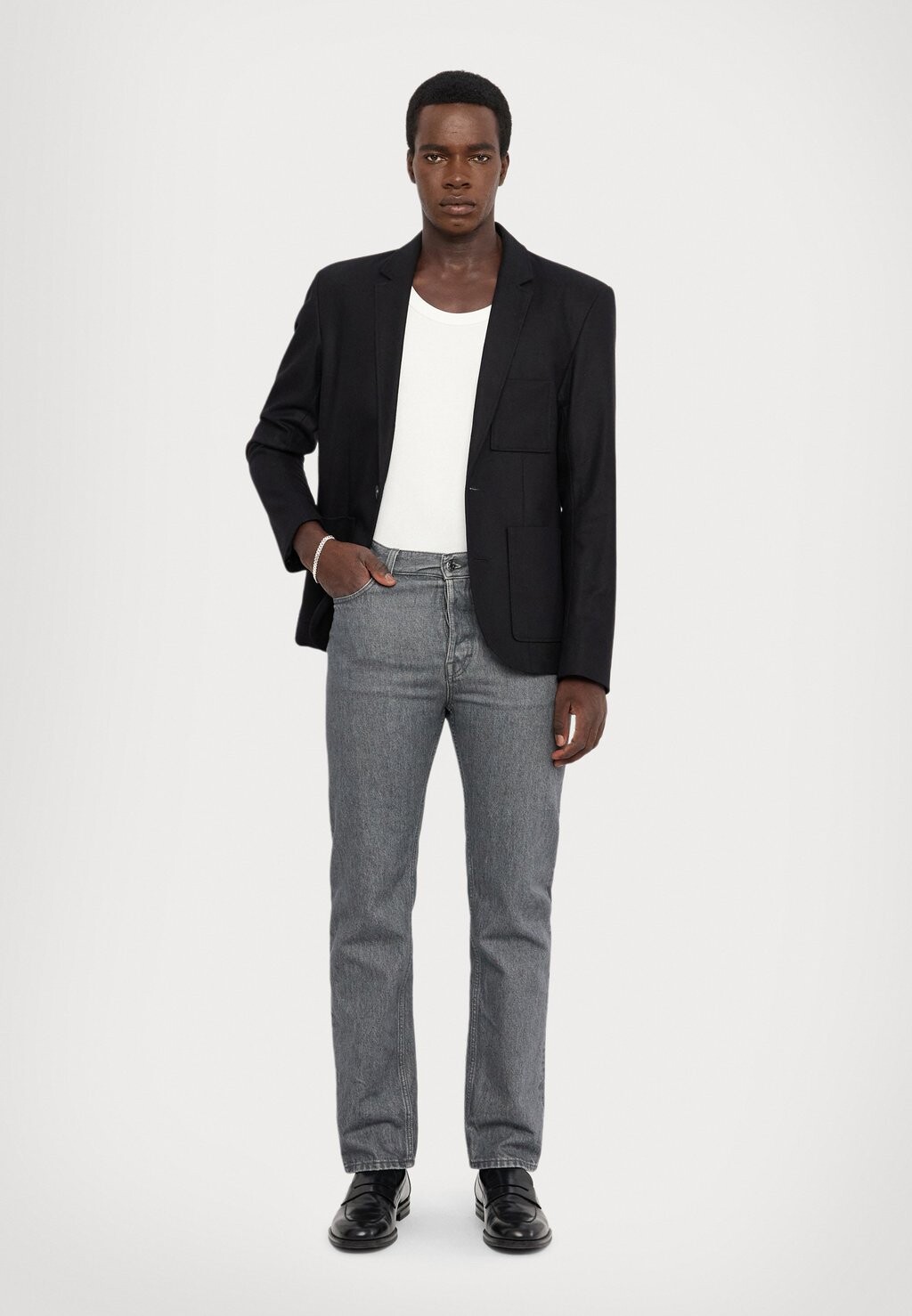 Пиджак-блейзер UNCONSTRUCTED Essential Collective, черный
Пиджак-блейзер UNCONSTRUCTED Essential Collective, черный