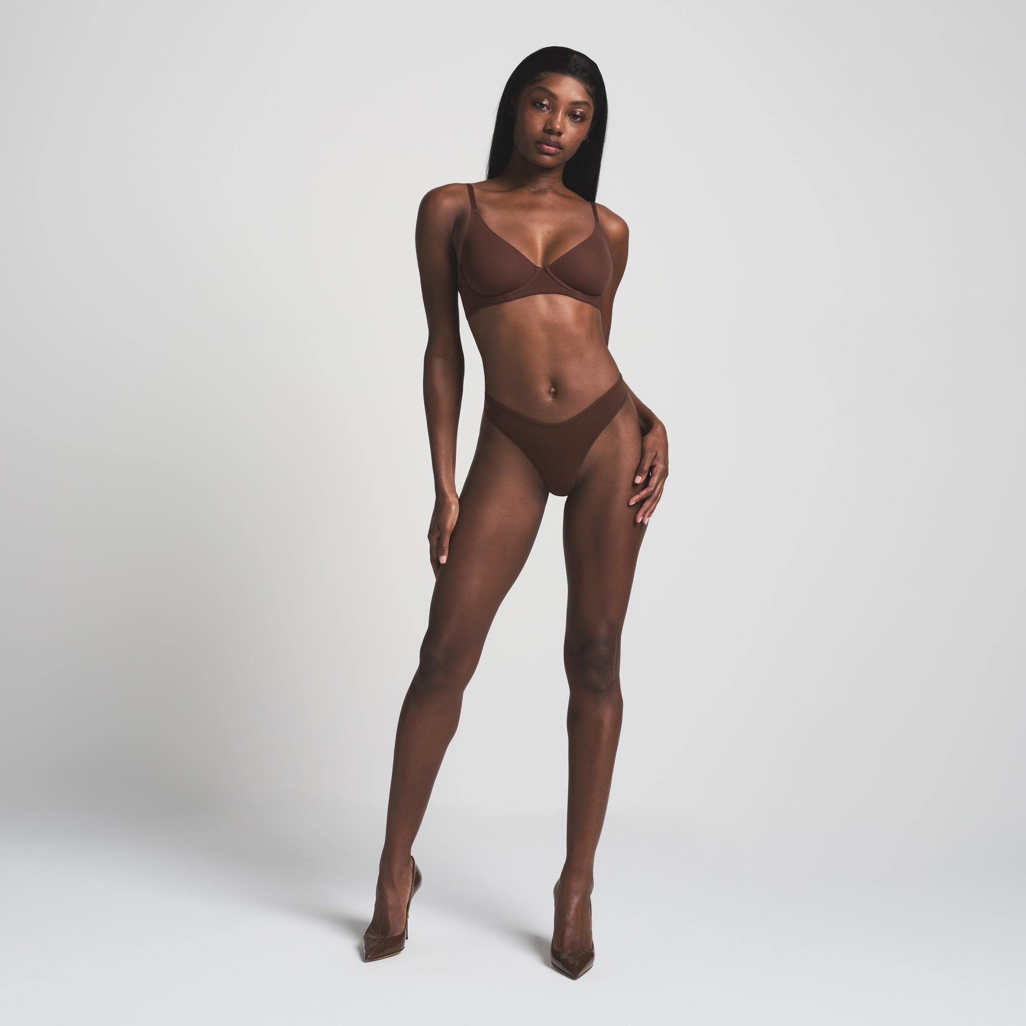 Деми бюстгальтер без подкладки SKIMS, цвет cocoa
Деми бюстгальтер без подкладки SKIMS, цвет cocoa