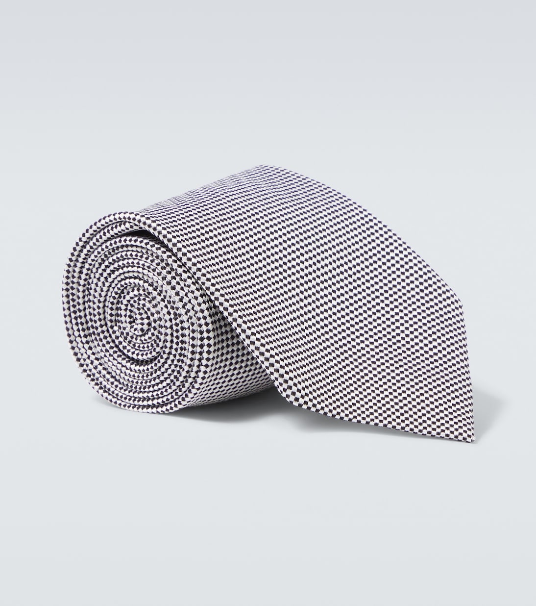 Шелковый галстук в клетку Charvet, Blk Wht
Шелковый галстук в клетку Charvet, Blk Wht