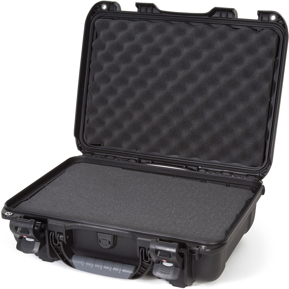 Жесткий кейс Nanuk 923 с пеной (черный, 16,7 л) 
Жесткий кейс Nanuk 923 с пеной (черный, 16,7 л)