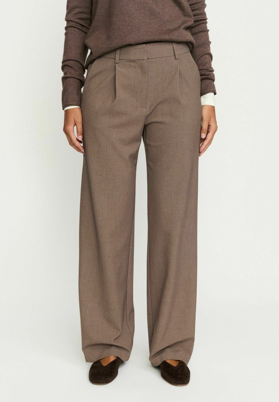 Брюки Soft Rebels VILJA LOOSE, Coffee Quartz/Brown
Брюки Soft Rebels VILJA LOOSE, Coffee Quartz/Brown