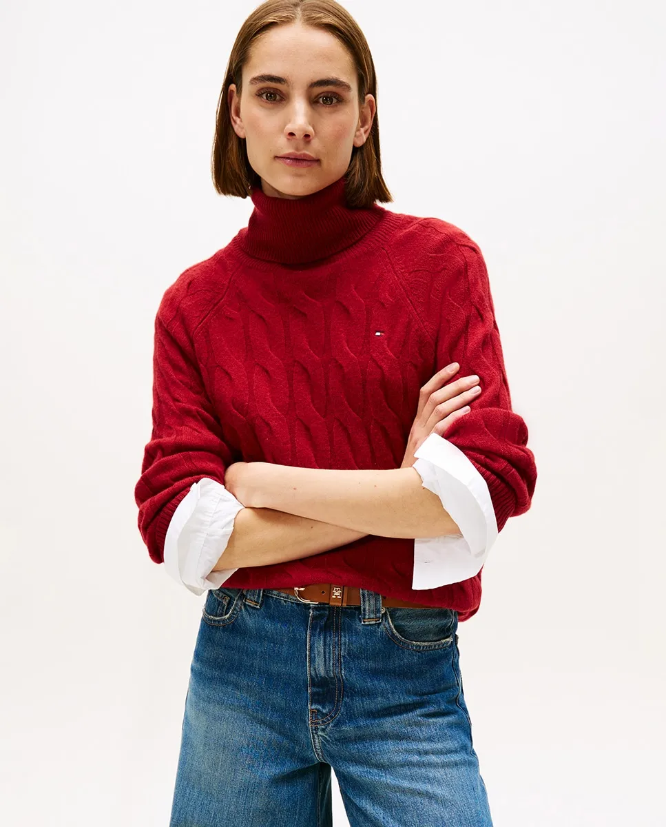 Женский свитер с высоким воротником и узором «косичка» Tommy Hilfiger, красный
Женский свитер с высоким воротником и узором «косичка» Tommy Hilfiger, красный