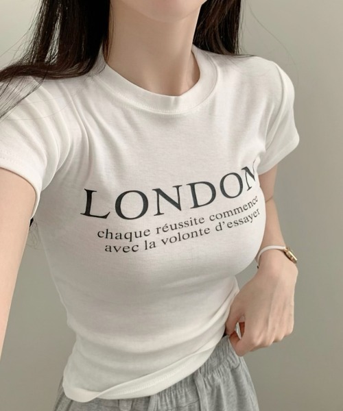 NANAHACHI Футболка с коротким рукавом, принт, NANAHHACHI, цвет слоновая кость
NANAHACHI Футболка с коротким рукавом, принт, NANAHHACHI, цвет слоновая кость