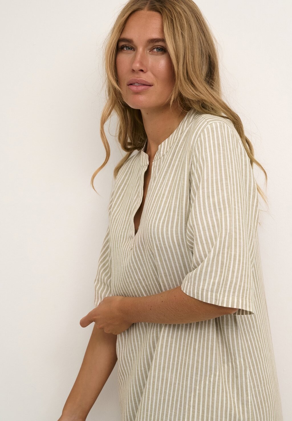 Дневное платье Kamilia Kaftan Kaffe, меловая полоска из шиншиллы
Дневное платье Kamilia Kaftan Kaffe, меловая полоска из шиншиллы