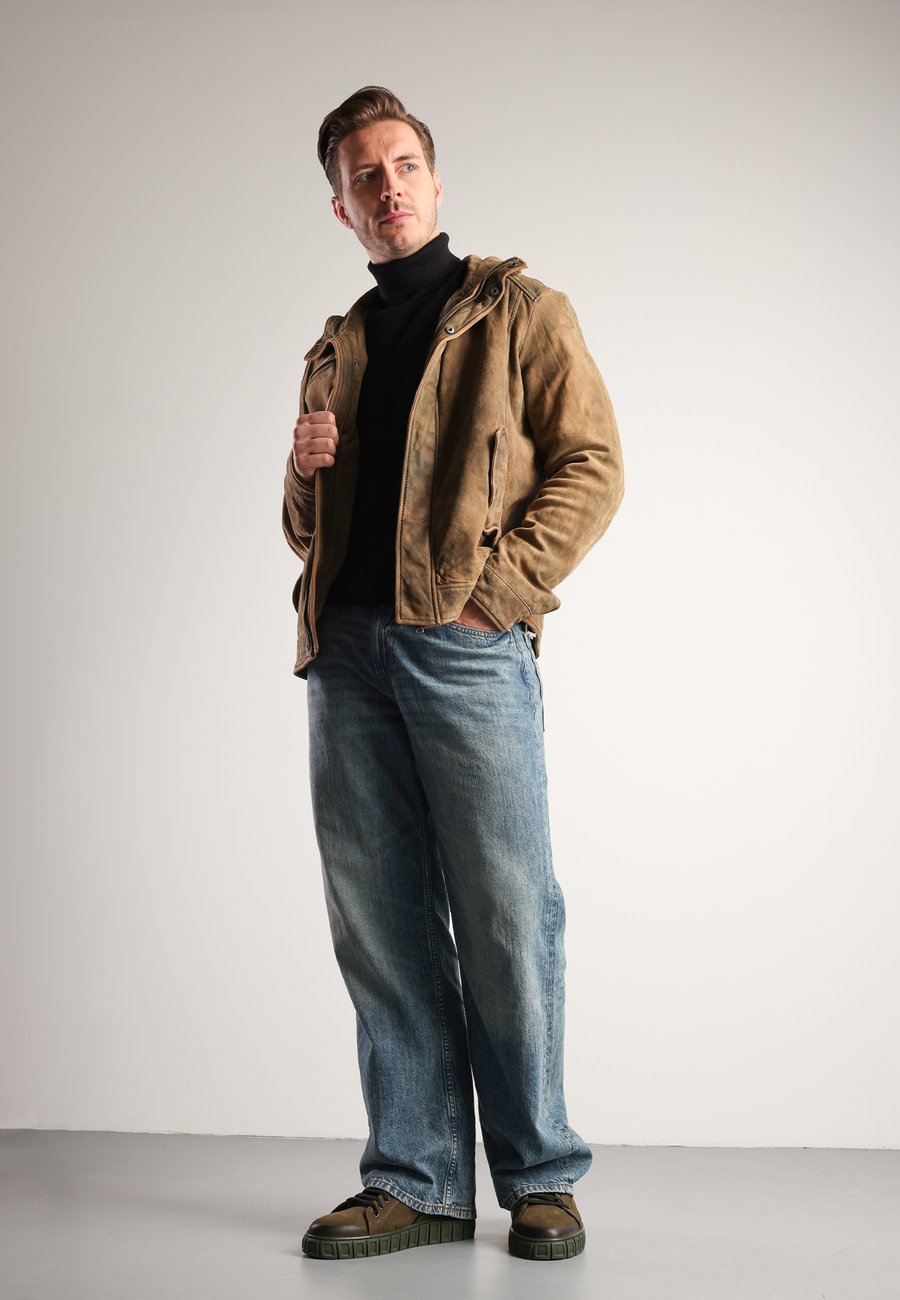 Куртка VENEZIA Leather jacket, Beige
Куртка VENEZIA Leather jacket, Beige