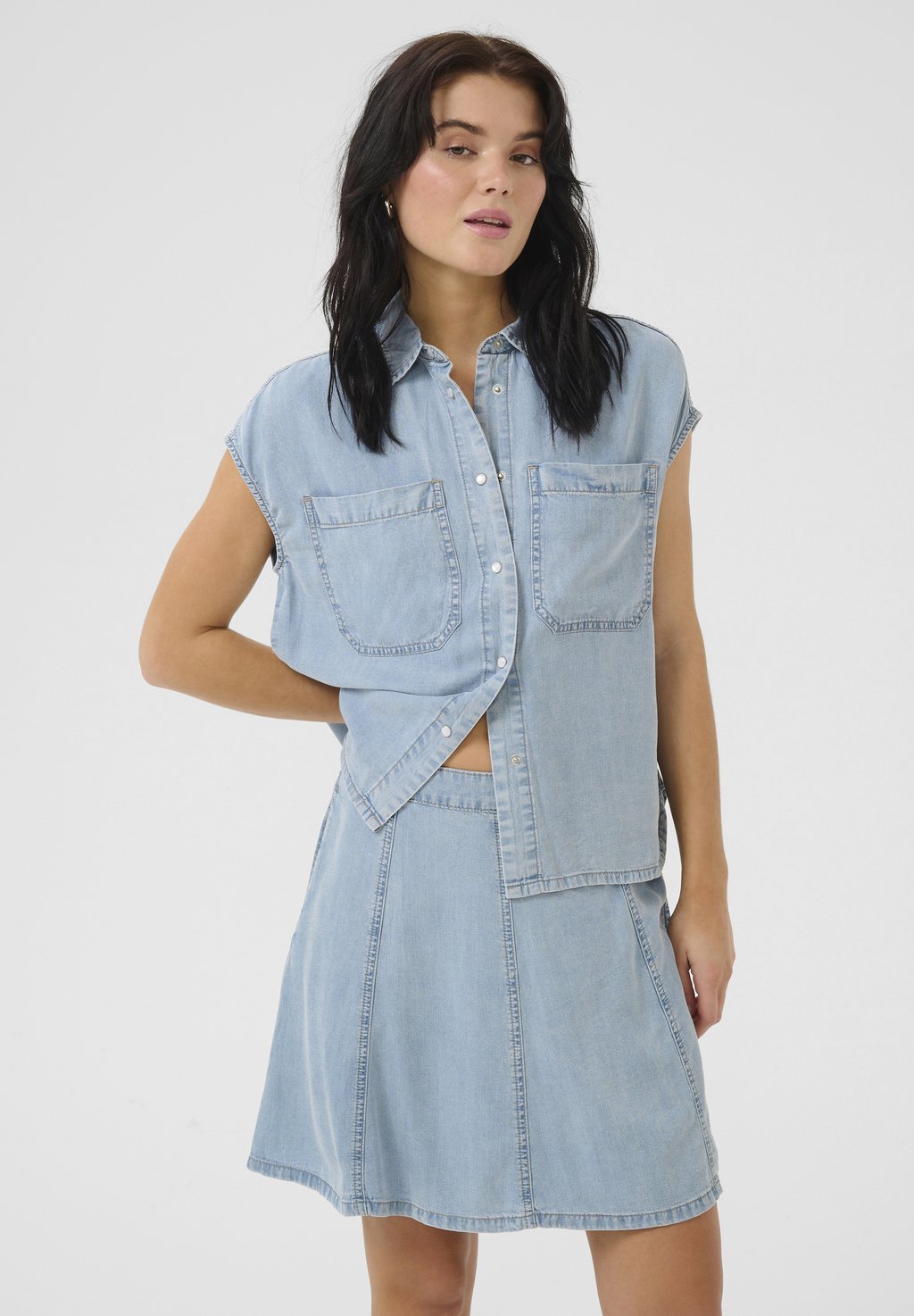 Блузка на пуговицах NELLY My Essential Wardrobe, светло-голубой
Блузка на пуговицах NELLY My Essential Wardrobe, светло-голубой