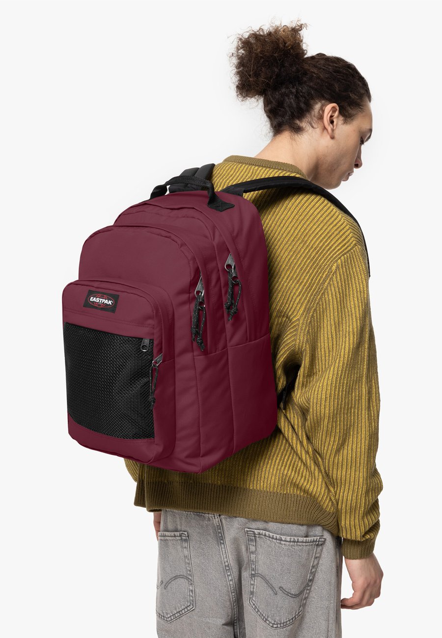 Рюкзак Eastpak STUDY BUDDY, Maroon Burgundy/Bordeaux
Рюкзак Eastpak STUDY BUDDY, Maroon Burgundy/Bordeaux