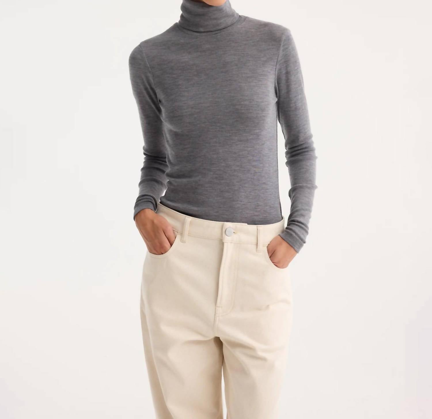 ROHE Водолазка из тонкой мериносовой шерсти, средне-серый меланж
ROHE Водолазка из тонкой мериносовой шерсти, средне-серый меланж