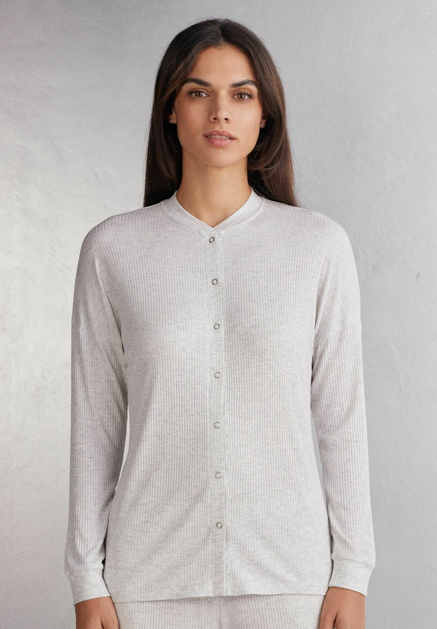 Пижамный топ Intimissimi INTIMISSIMI, Grey/Mottled Grey
Пижамный топ Intimissimi INTIMISSIMI, Grey/Mottled Grey