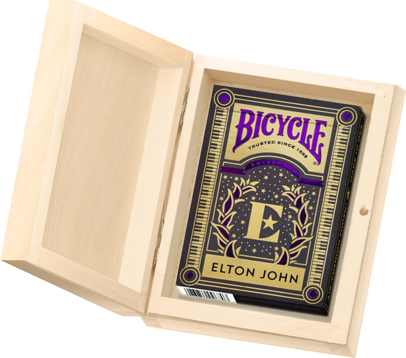 BICYCLE ELTON JOHN 1 КОЛОДА Игральные карты в деревянной коробке
BICYCLE ELTON JOHN 1 КОЛОДА Игральные карты в деревянной коробке