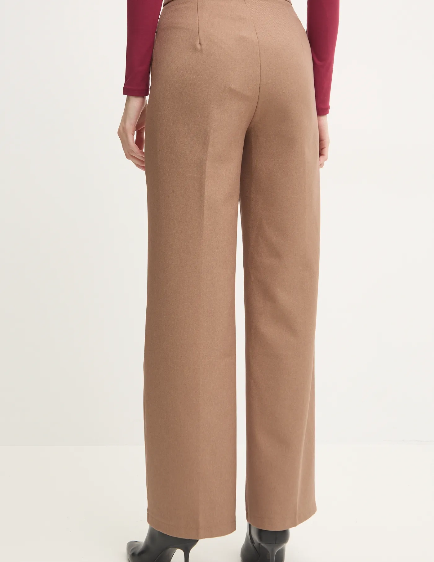 Брюки из смесовой шерсти Answear Lab, бежевый
Брюки из смесовой шерсти Answear Lab, бежевый