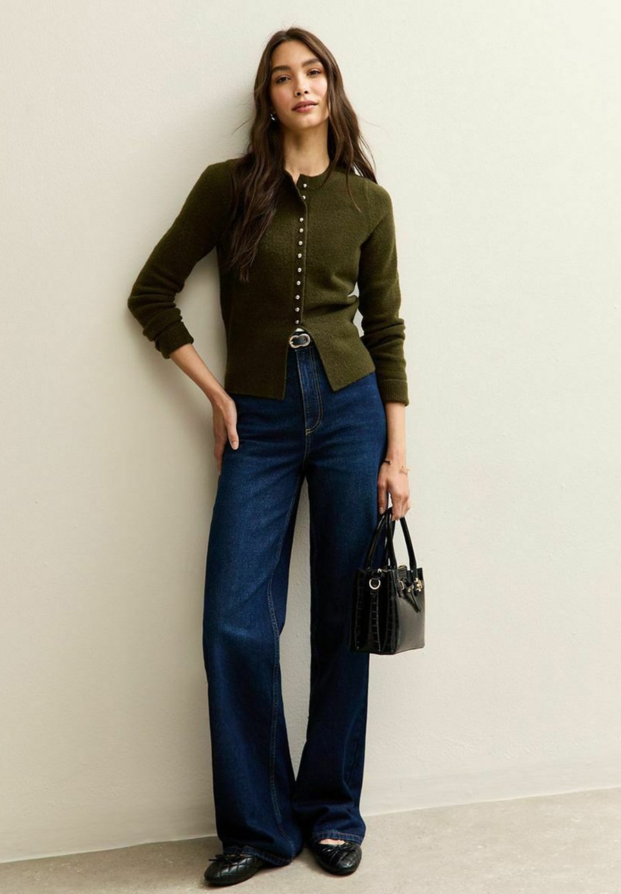 Кардиган New Look CREW NECK LONG SLEEVE STUDDED, Olive
Кардиган New Look CREW NECK LONG SLEEVE STUDDED, Olive