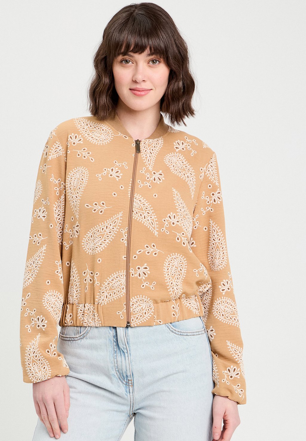 Летняя куртка KRAGEN MIT REISSVERSCHLUSS Cache Cache, коричневый
Летняя куртка KRAGEN MIT REISSVERSCHLUSS Cache Cache, коричневый