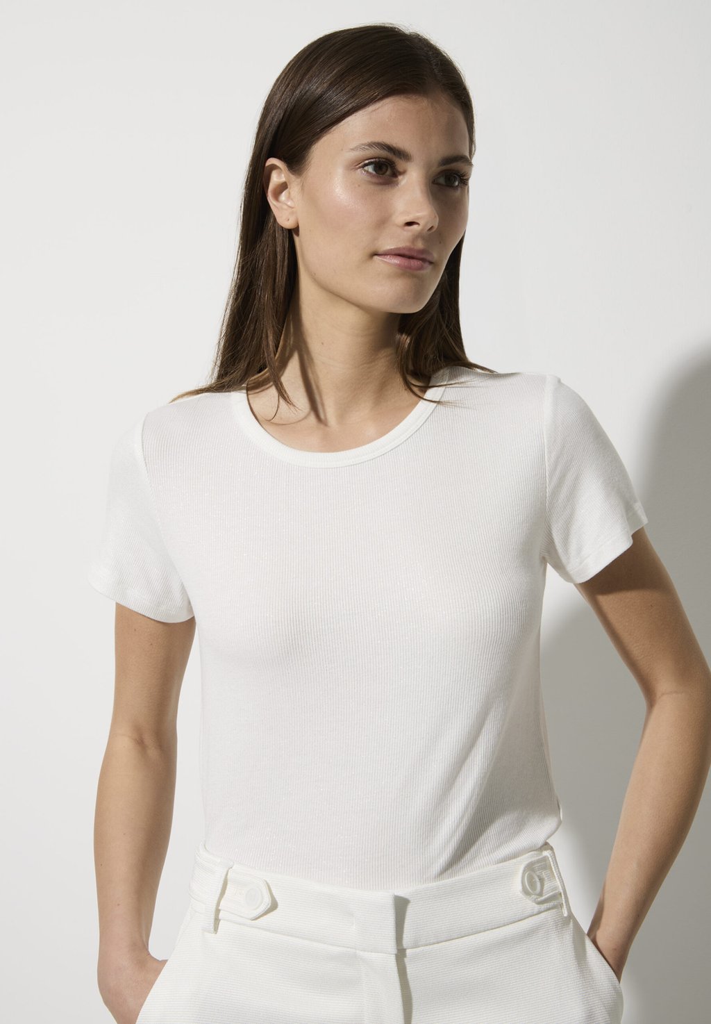 Базовая футболка GLANZ More & More, кремовый
Базовая футболка GLANZ More & More, кремовый