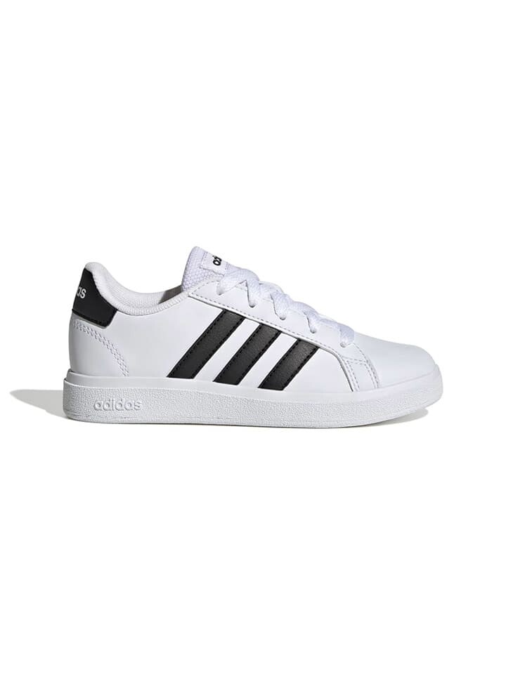 Кроссовки на шнуровке adidas, белый
Кроссовки на шнуровке adidas, белый