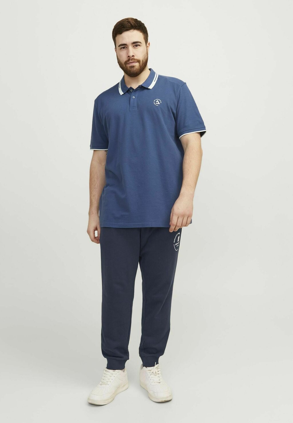 Тренировочный низ Jack & Jones, темно-синий
Тренировочный низ Jack & Jones, темно-синий