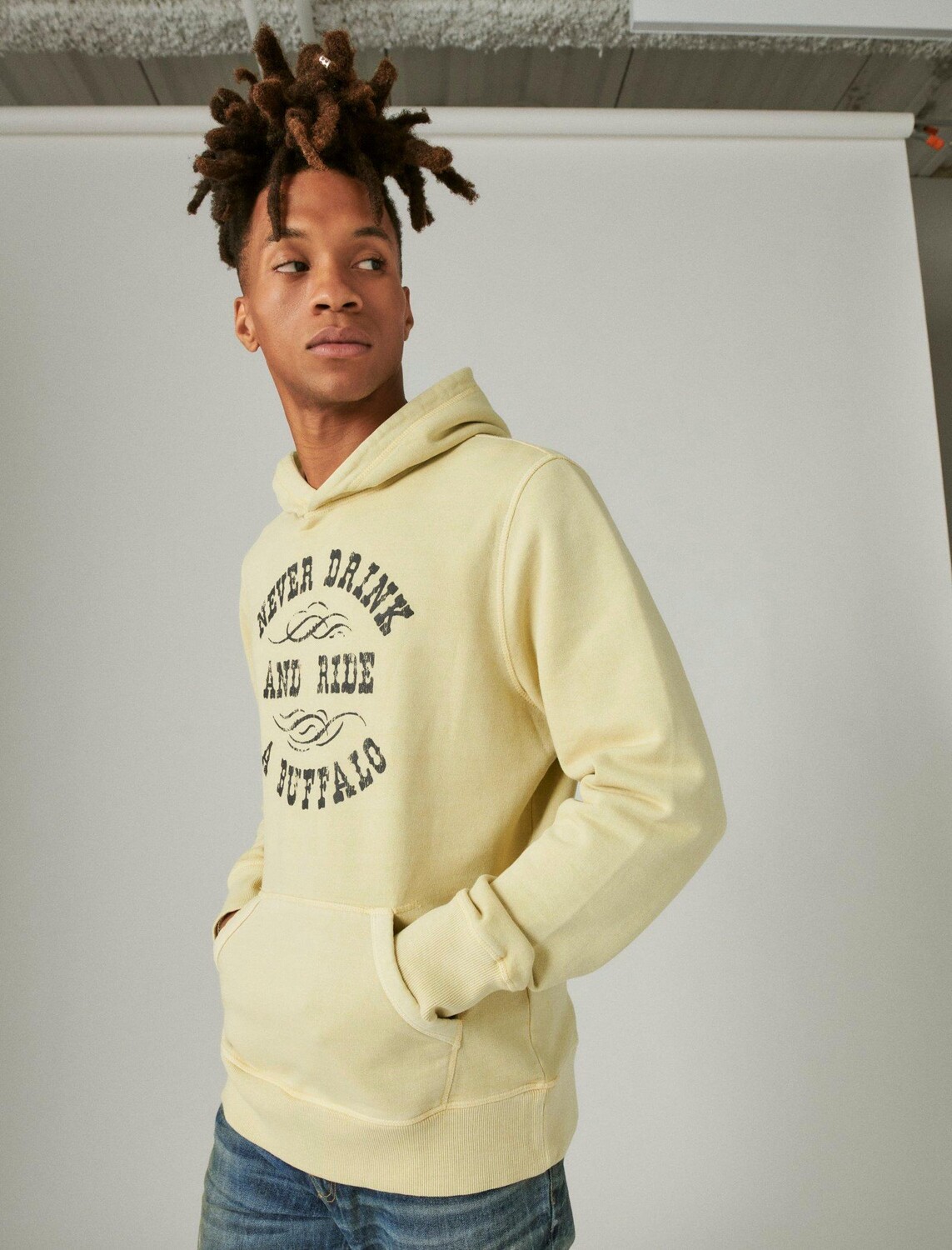 Мужская толстовка Lucky Brand Yellowstone Never Drink, цвет Natural
Мужская толстовка Lucky Brand Yellowstone Never Drink, цвет Natural