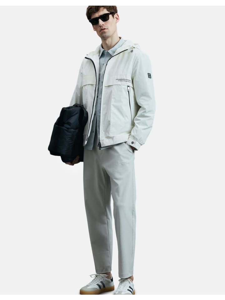 Куртка KING в цвете OFF WHITE Lufian
Куртка KING в цвете OFF WHITE Lufian