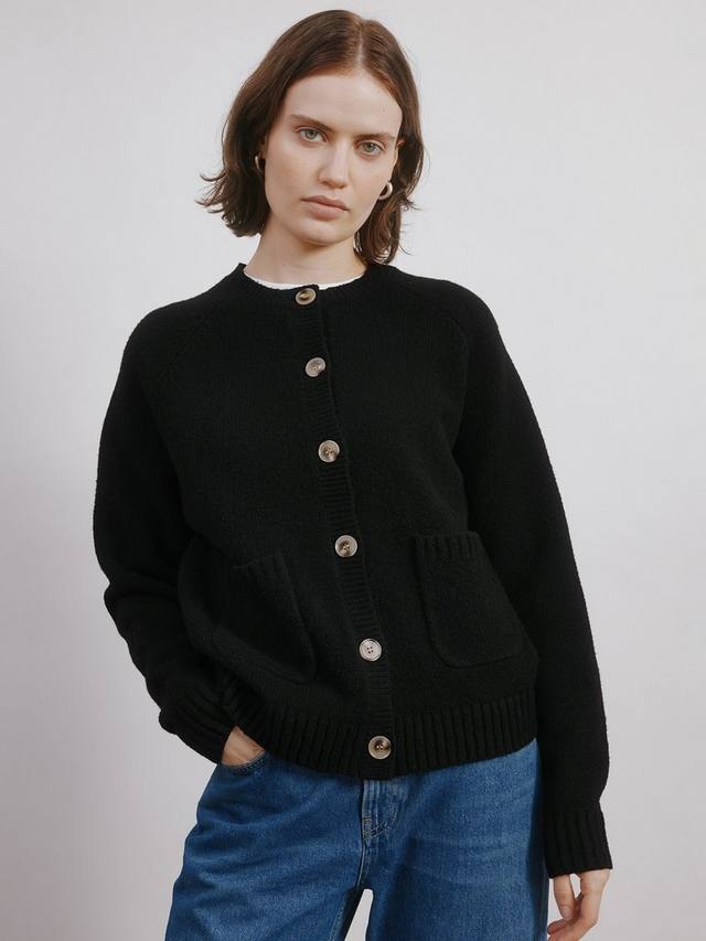 Уютный кардиган с накладными карманами Albaray, Black
Уютный кардиган с накладными карманами Albaray, Black