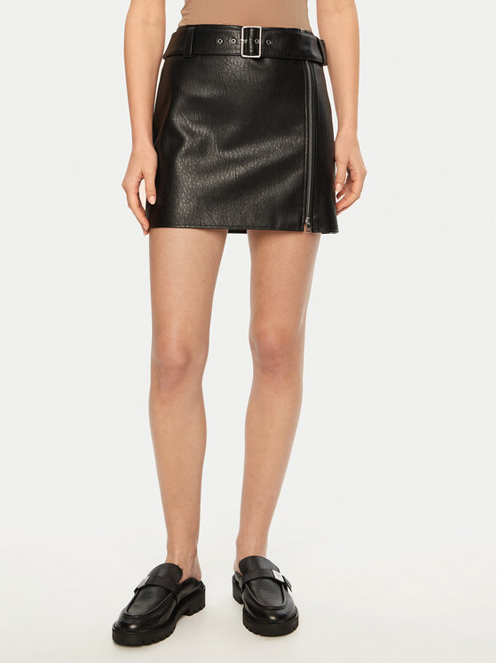 Кожаная юбка стандартного кроя mini 50533859 Hugo, черный
Кожаная юбка стандартного кроя mini 50533859 Hugo, черный