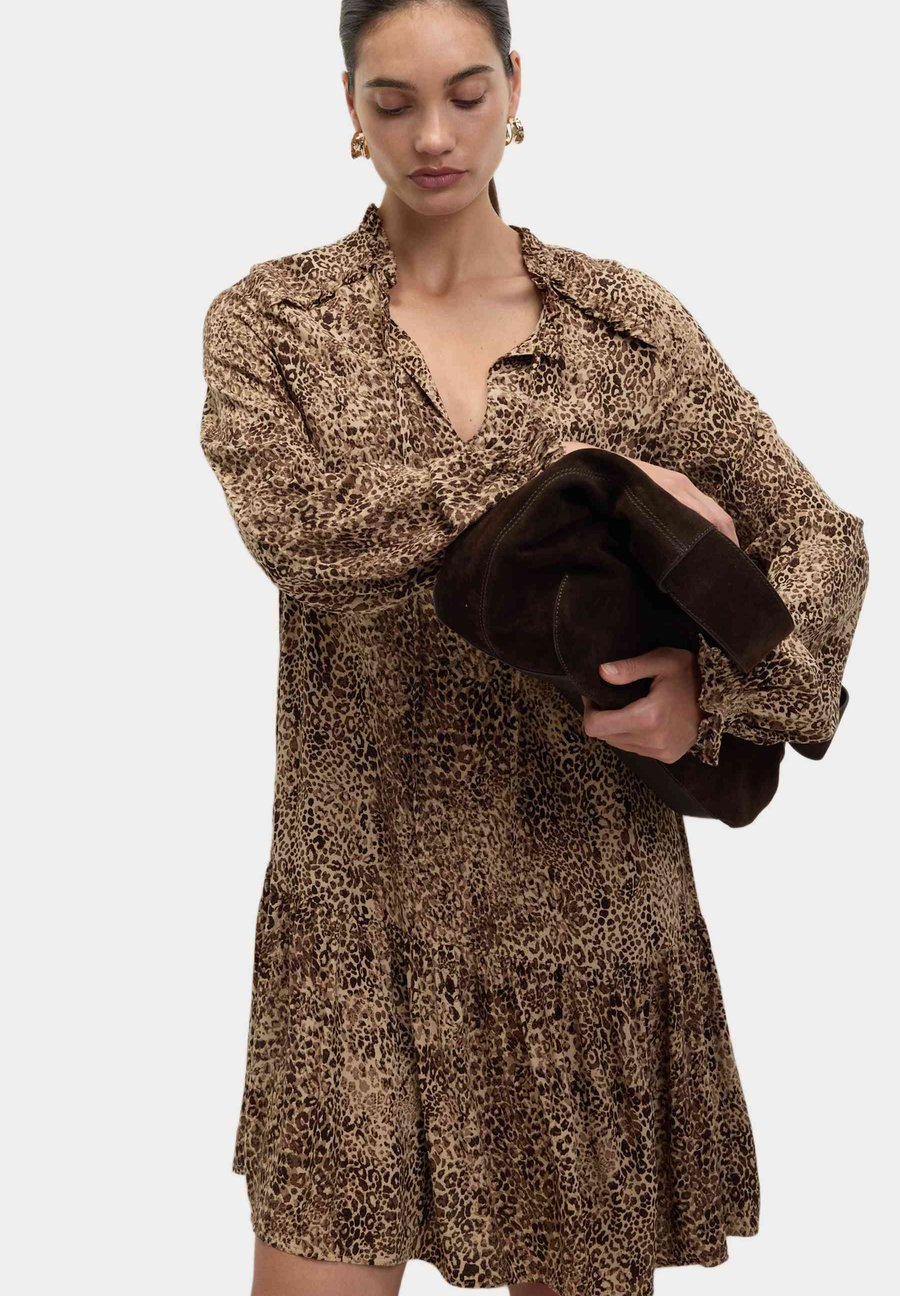 Платье Marks & Spencer ANIMAL PRINT, Natural Mix/Beige
Платье Marks & Spencer ANIMAL PRINT, Natural Mix/Beige