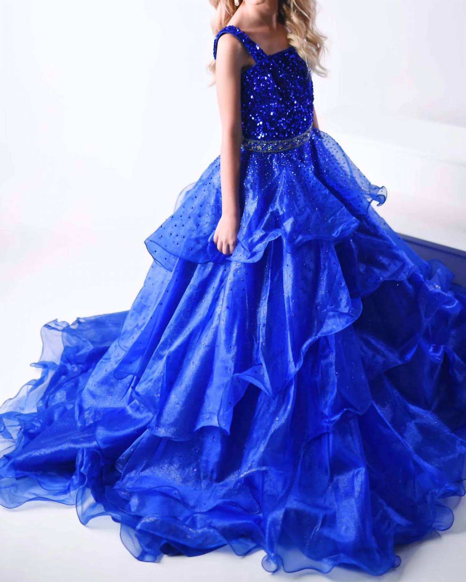 Платье для девочек с каскадными рюшами в королевском стиле Ava Presley, Royal
Платье для девочек с каскадными рюшами в королевском стиле Ava Presley, Royal