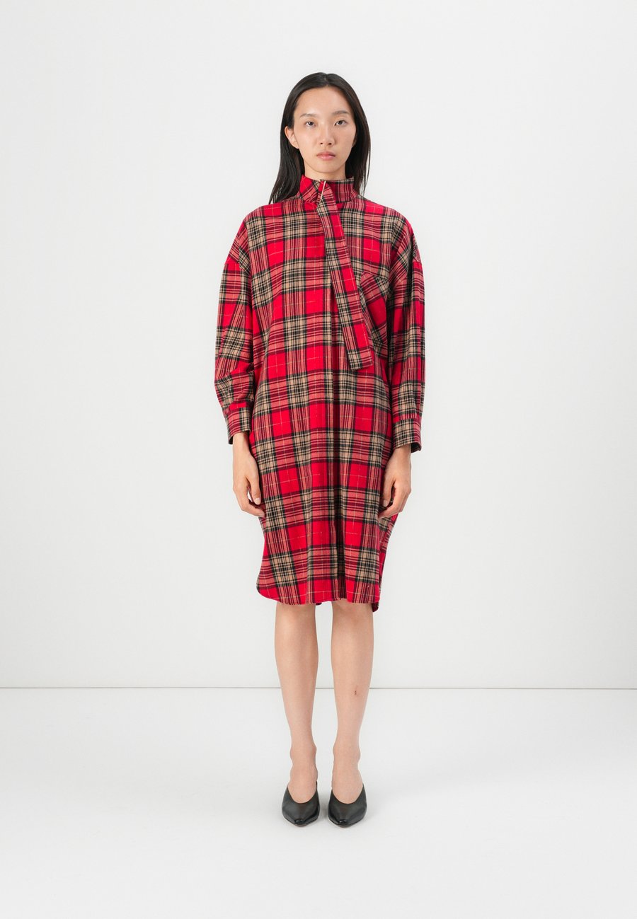 Платье JOOP! Jeans DANNY, Open Red/Dark Red
Платье JOOP! Jeans DANNY, Open Red/Dark Red