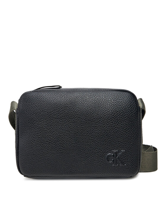 Сумка через плечо Cargo Camera Bag LV04G3081G Calvin Klein Jeans, черный
Сумка через плечо Cargo Camera Bag LV04G3081G Calvin Klein Jeans, черный