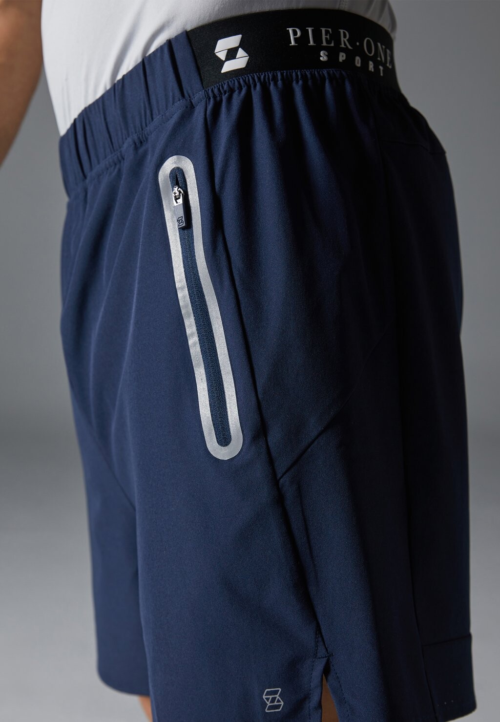 Спортивные шорты Pier One Sport, темно-синие
Спортивные шорты Pier One Sport, темно-синие