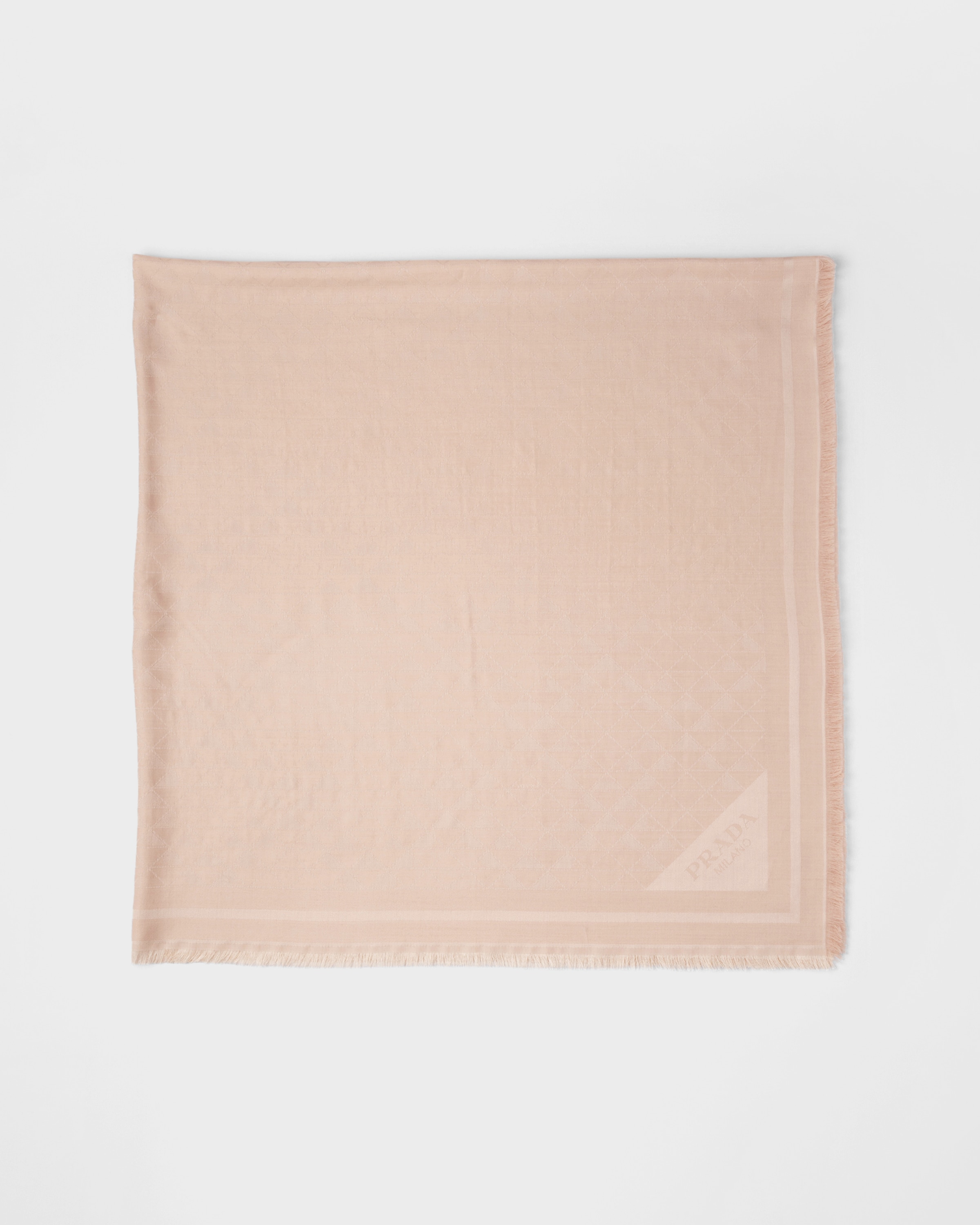 Жаккардовый шелковый и шерстяной платок Symbole Prada, водно-белый
Жаккардовый шелковый и шерстяной платок Symbole Prada, водно-белый