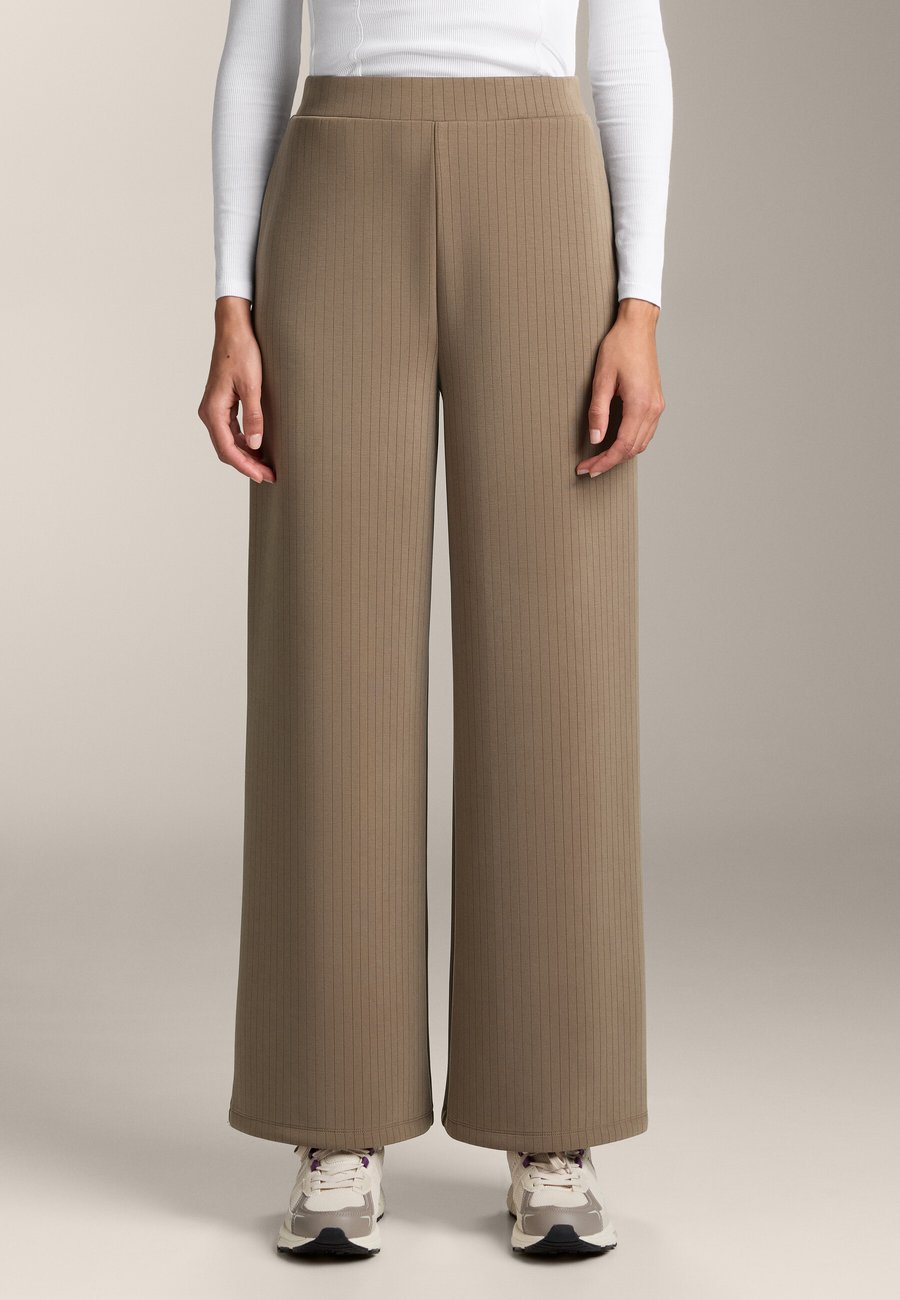 Брюки OYSHO SOFT TOUCH STRAIGHT-LEG STRIPED, Beige
Брюки OYSHO SOFT TOUCH STRAIGHT-LEG STRIPED, Beige