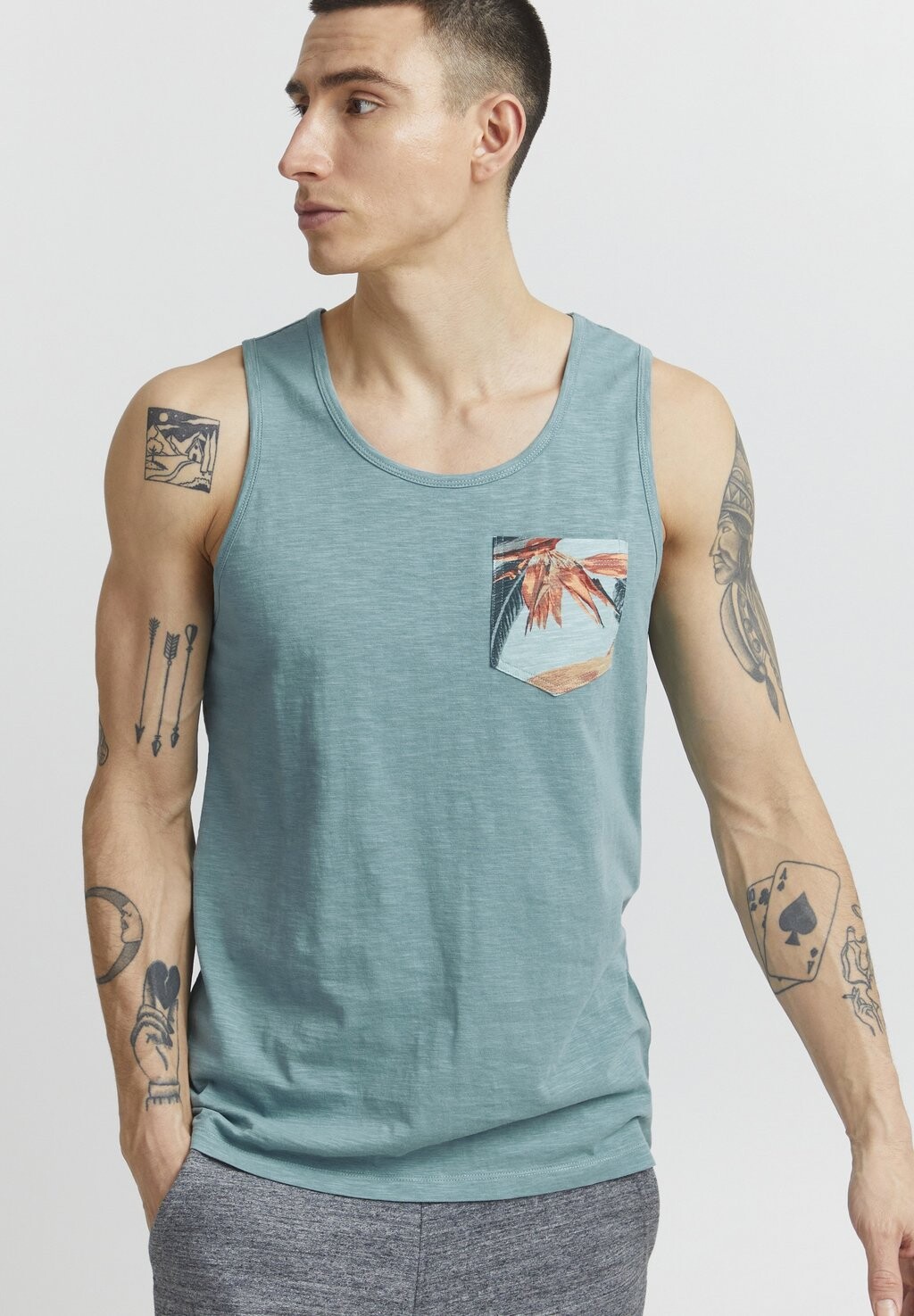 Топ TROPPO TANK Blend, цвет mineral blue
Топ TROPPO TANK Blend, цвет mineral blue