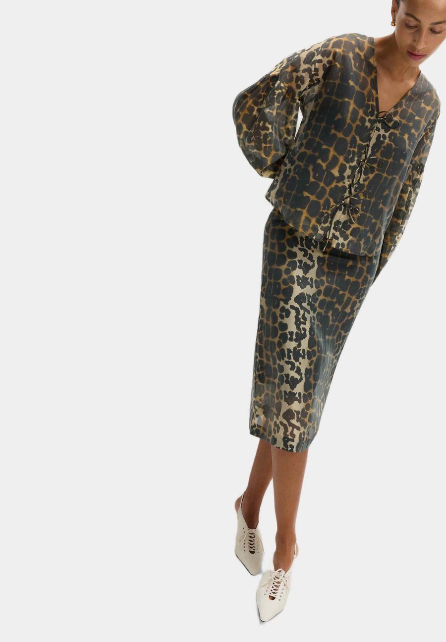 Юбка Marks & Spencer Pencil skirt, Brown Mix/Mottled Brown
Юбка Marks & Spencer Pencil skirt, Brown Mix/Mottled Brown