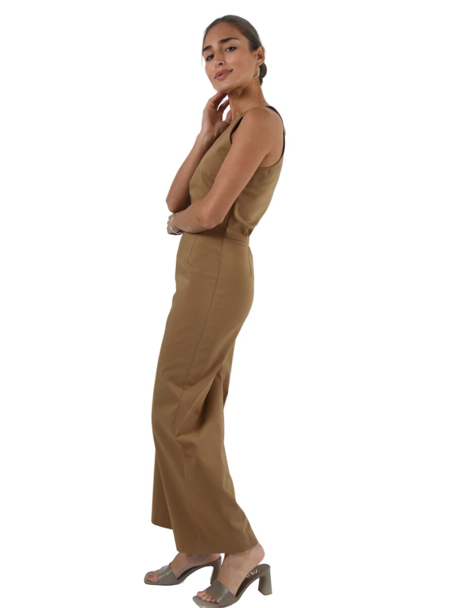 Комбинезон WEARABLE STORIES Gloria, коричневый
Комбинезон WEARABLE STORIES Gloria, коричневый