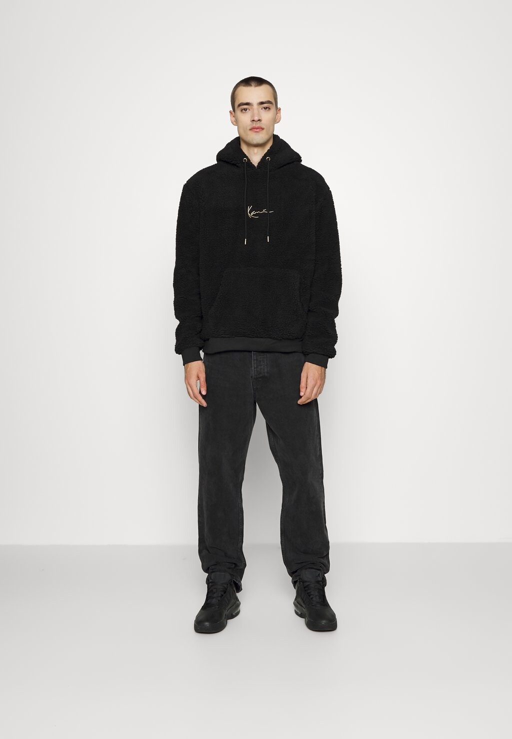 Толстовка с капюшоном SMALL SIGNATURE TEDDY HOODIE UNISEX Karl Kani, черный
Толстовка с капюшоном SMALL SIGNATURE TEDDY HOODIE UNISEX Karl Kani, черный