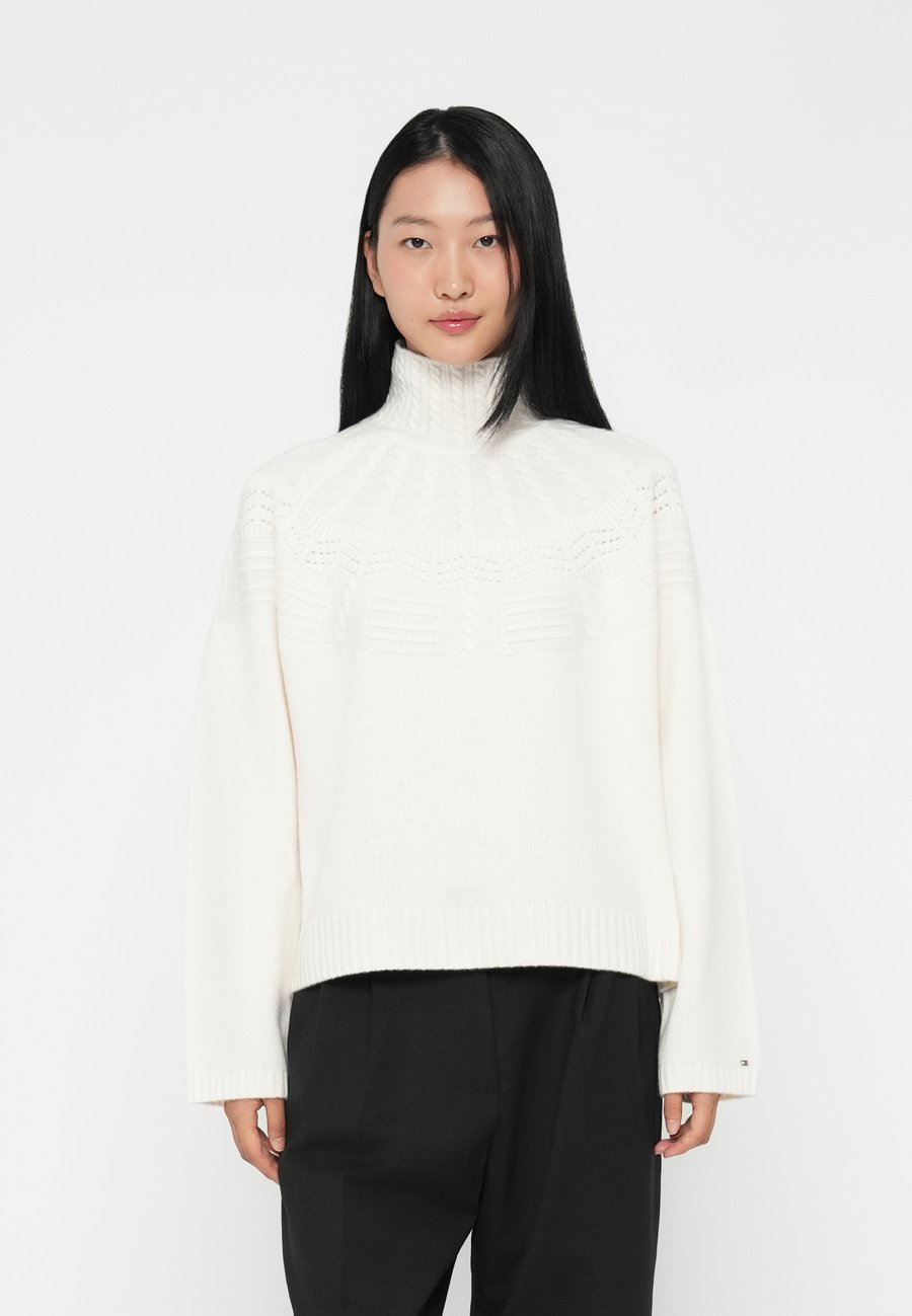 Джемпер Tommy Hilfiger Jumper, Ivory Petal/Off-White
Джемпер Tommy Hilfiger Jumper, Ivory Petal/Off-White