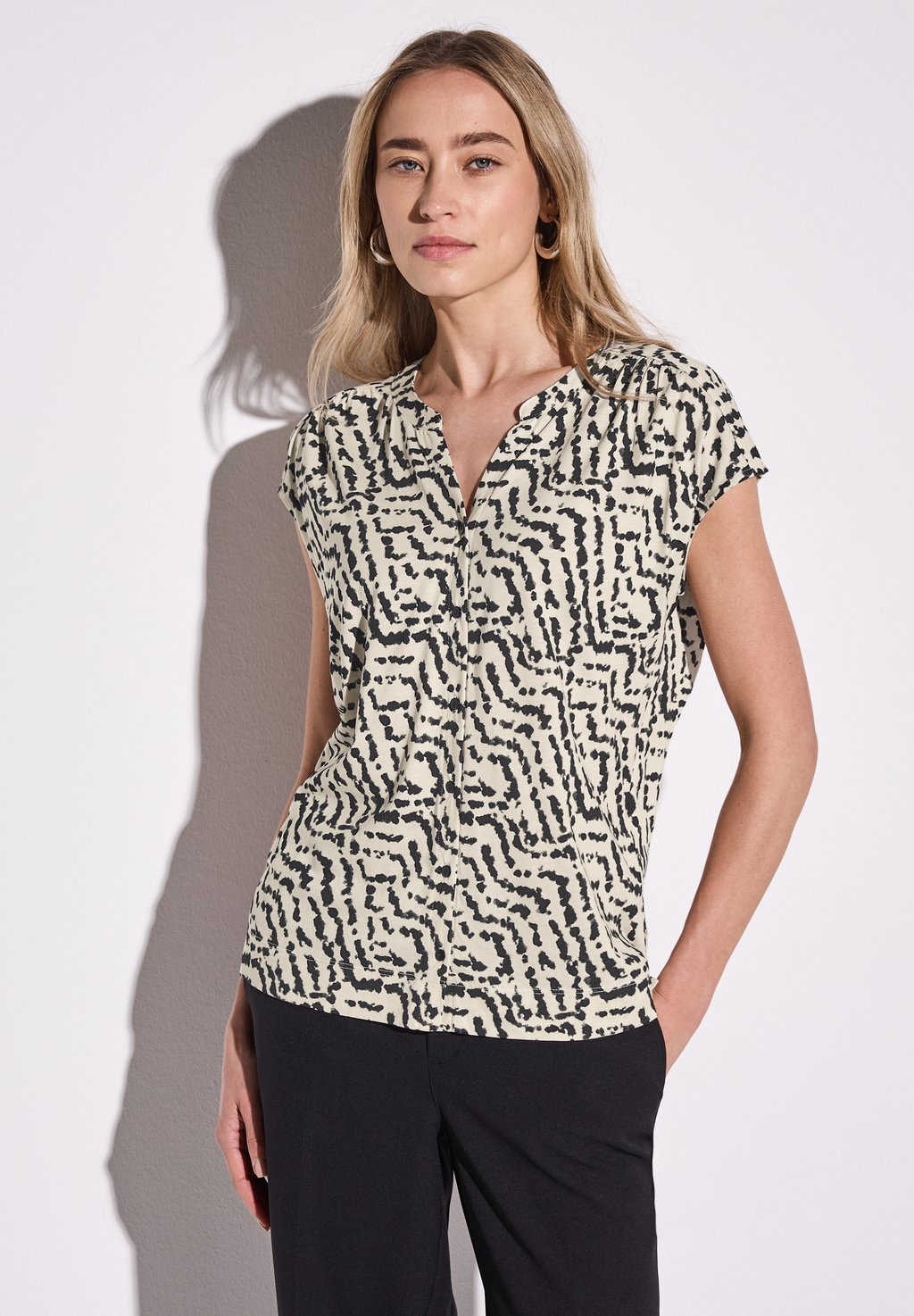 Блуза LOOK Street One, черный
Блуза LOOK Street One, черный