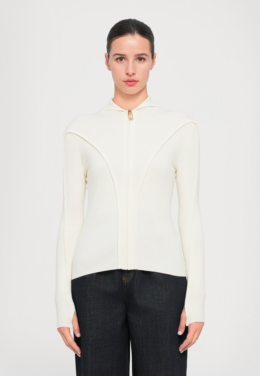 Толстовка Victoria Beckham PIPING DETAIL HOODED, Ivory/Off-White
Толстовка Victoria Beckham PIPING DETAIL HOODED, Ivory/Off-White