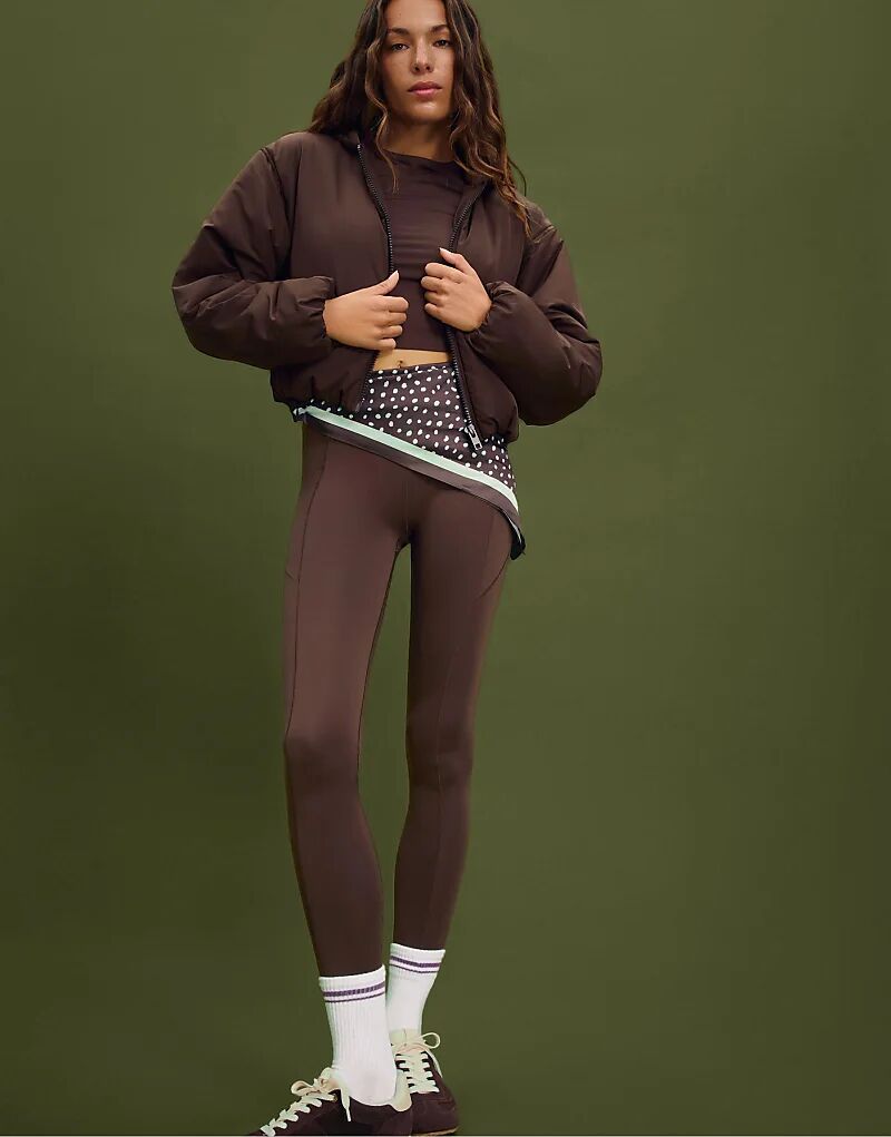 Стеганая куртка Stradivarius с рукавами-буфами коричневого цвета
Стеганая куртка Stradivarius с рукавами-буфами коричневого цвета