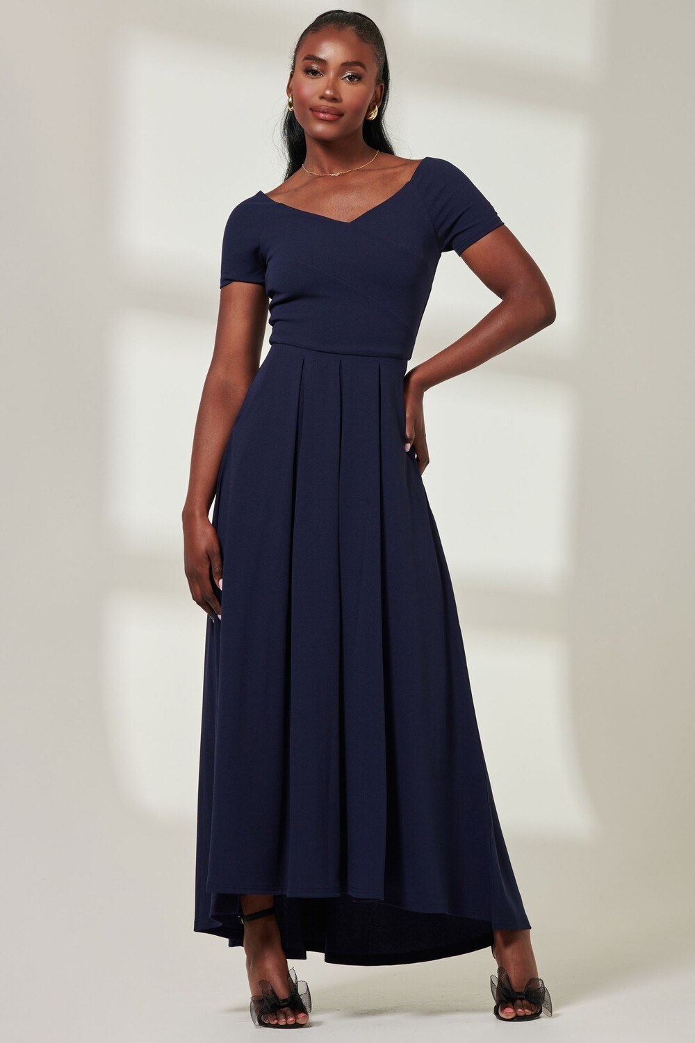 Платье макси с открытыми плечами Yana Jolie Moi, синий
Платье макси с открытыми плечами Yana Jolie Moi, синий