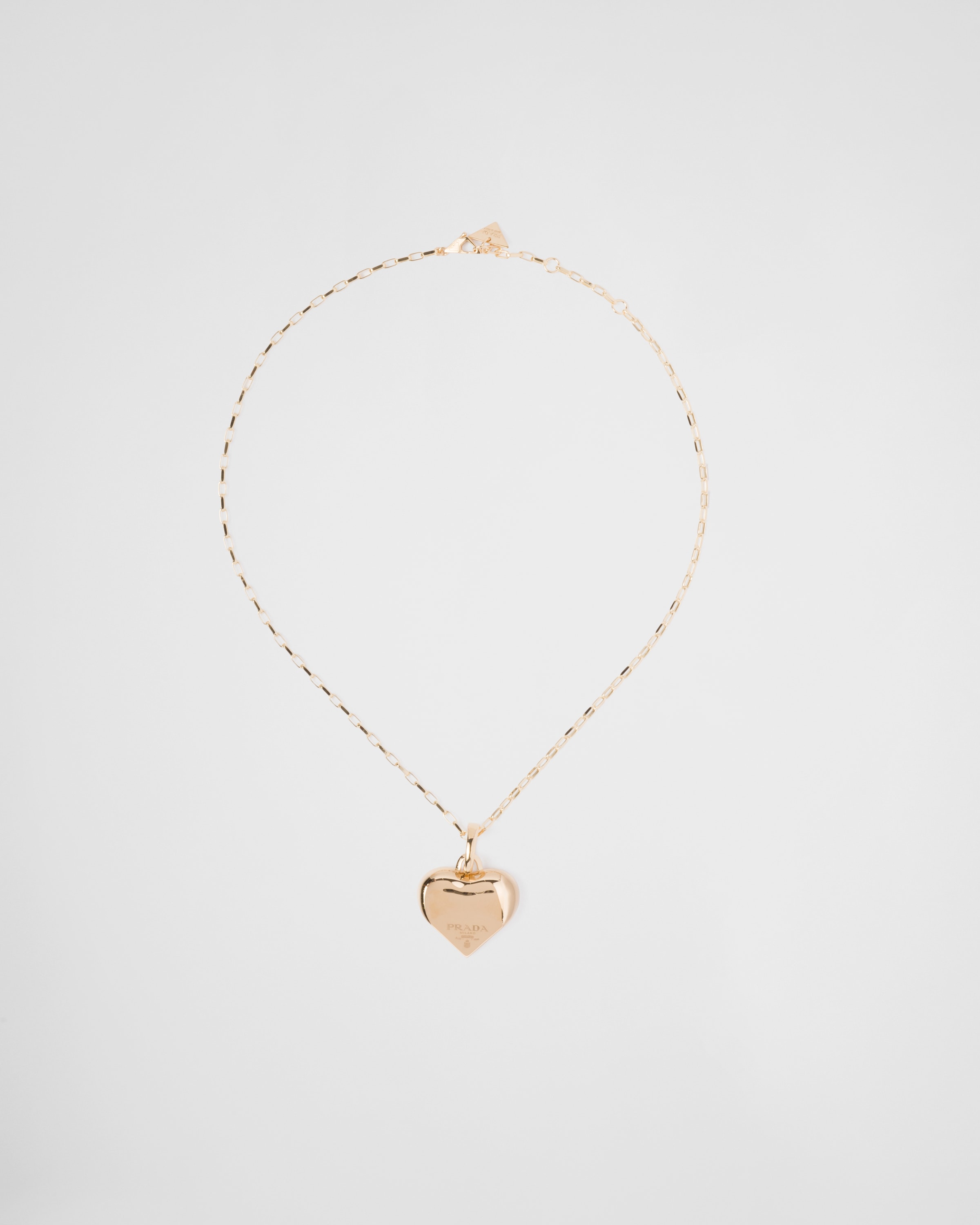 Колье с маленьким кулоном Eternal Gold из желтого золота Prada, золото
Колье с маленьким кулоном Eternal Gold из желтого золота Prada, золото