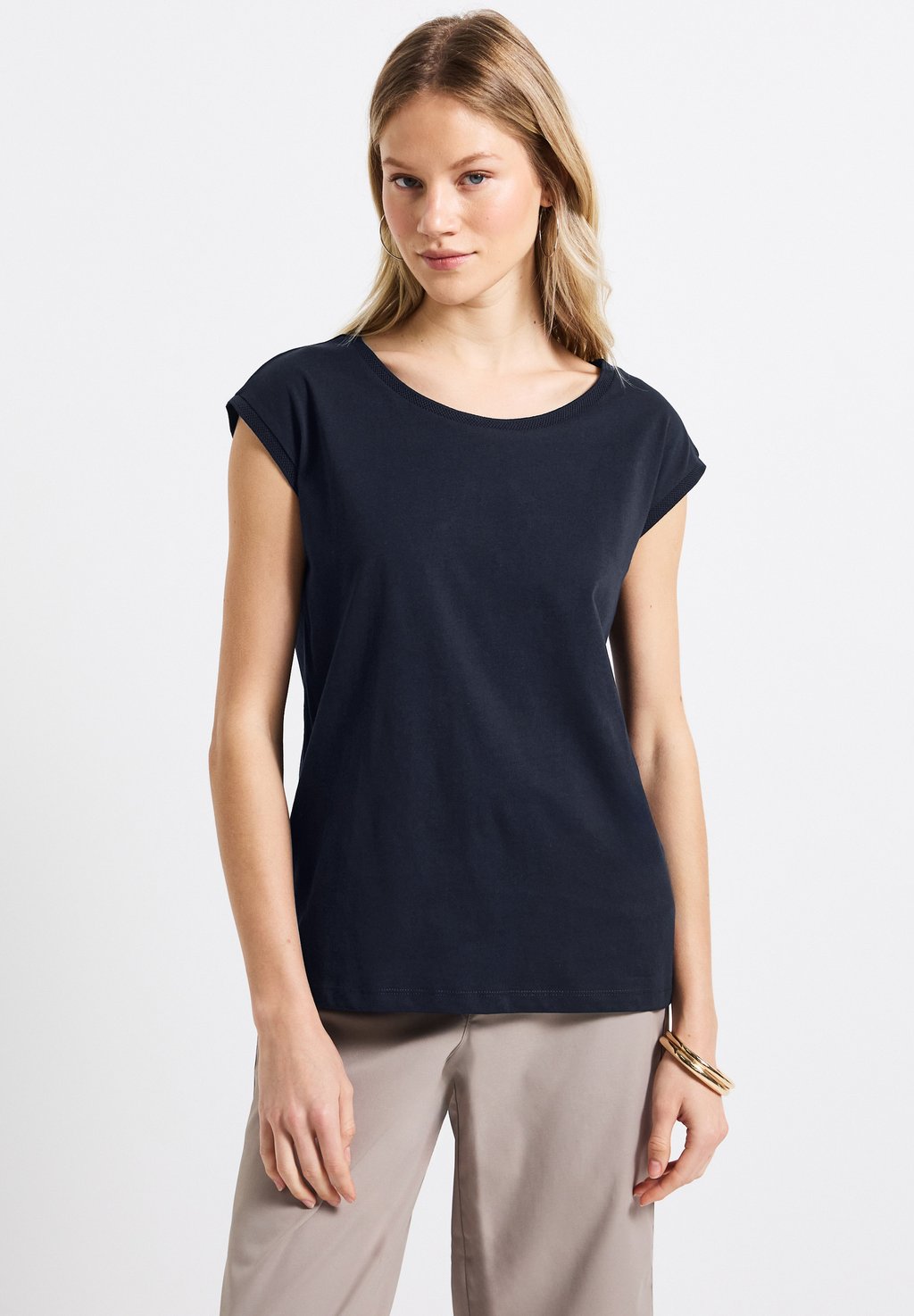 Базовая футболка Street One, темно-синий
Базовая футболка Street One, темно-синий