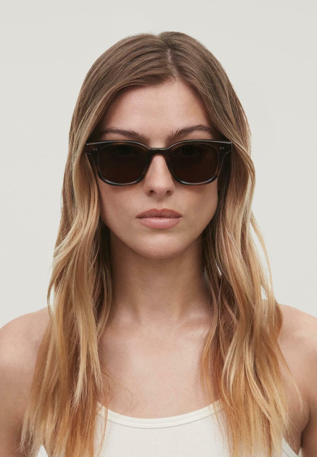 Солнцезащитные очки CHIMI 02 CHIMI, коричневый
Солнцезащитные очки CHIMI 02 CHIMI, коричневый