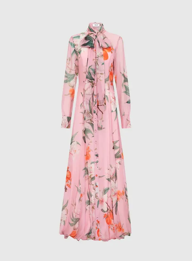 Лиллит платье макси с бантом на шее и роскошным принтом в розовом цвете Lin Lilith
Лиллит платье макси с бантом на шее и роскошным принтом в розовом цвете Lin Lilith